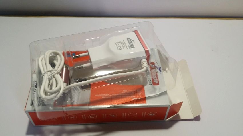 3 USB and 1 Cable 3.4A Mobile Charger - Style 1