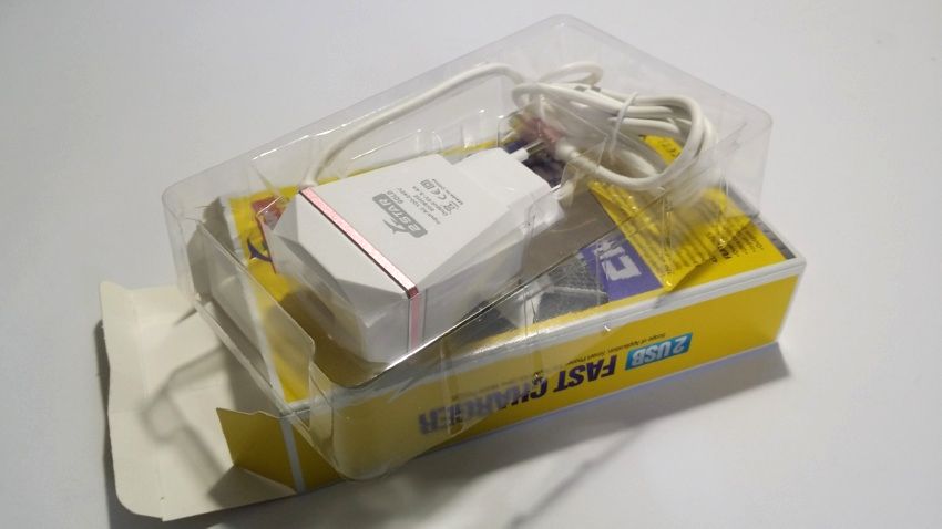 2 USB and 1 Cable 3.4A Mobile Charger - Style 3