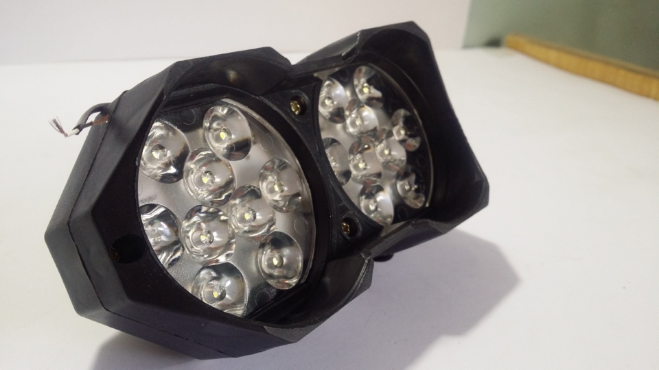 18 LED Fog / Head Light - For Cars and Motorcycles