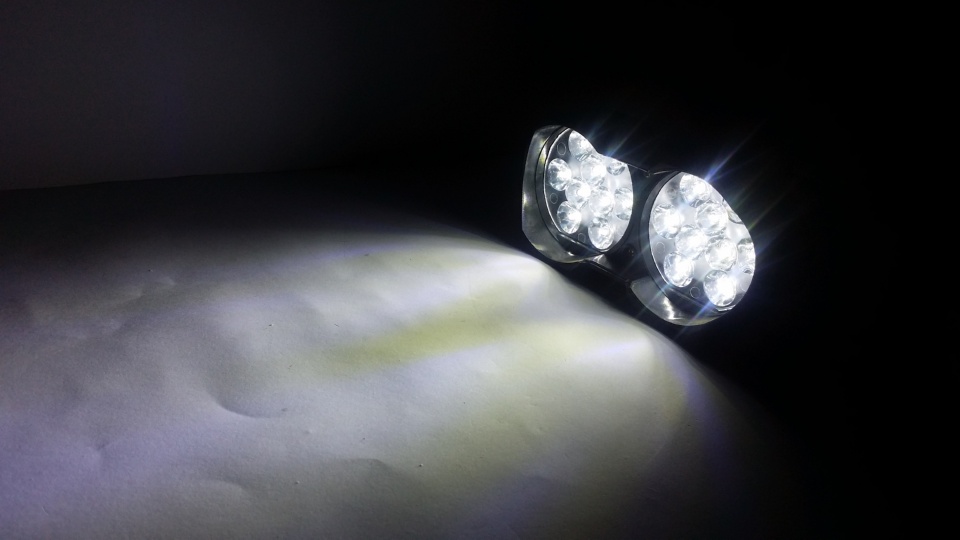 18 LED Fog / Head Light - For Cars and Motorcycles