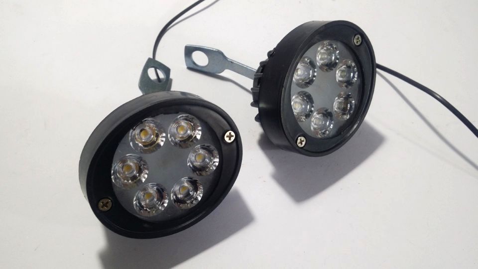 Pack of 2 Bright 6 LED Lights - For Motorcycles & Cars