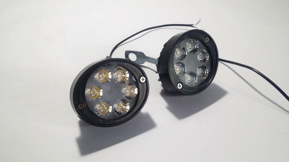 Pack of 2 Bright 6 LED Lights - For Motorcycles & Cars