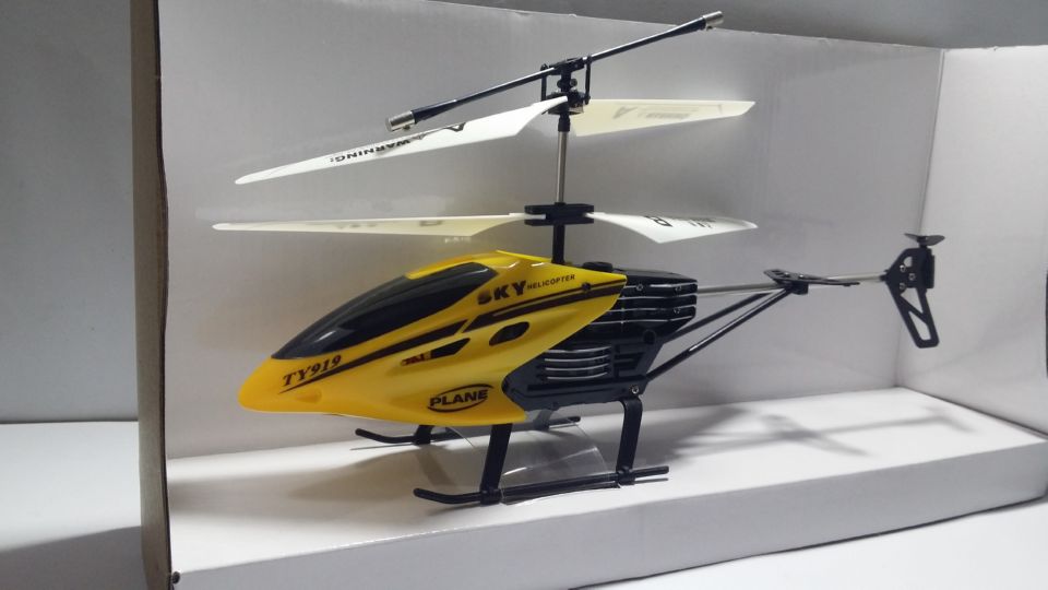 Remote Control (RC) Flying Toy Helicopter