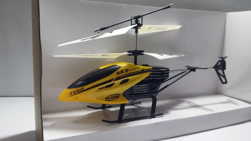Remote Control (RC) Flying Toy Helicopter
