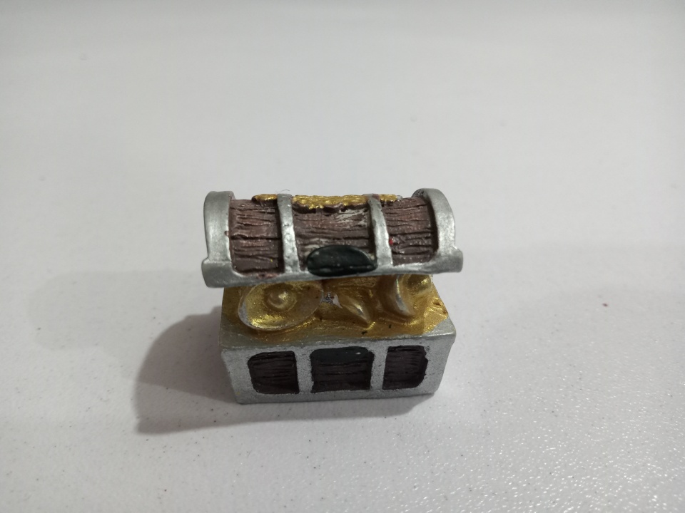 Beautiful Treasure Box Ornamanet for Aquariums