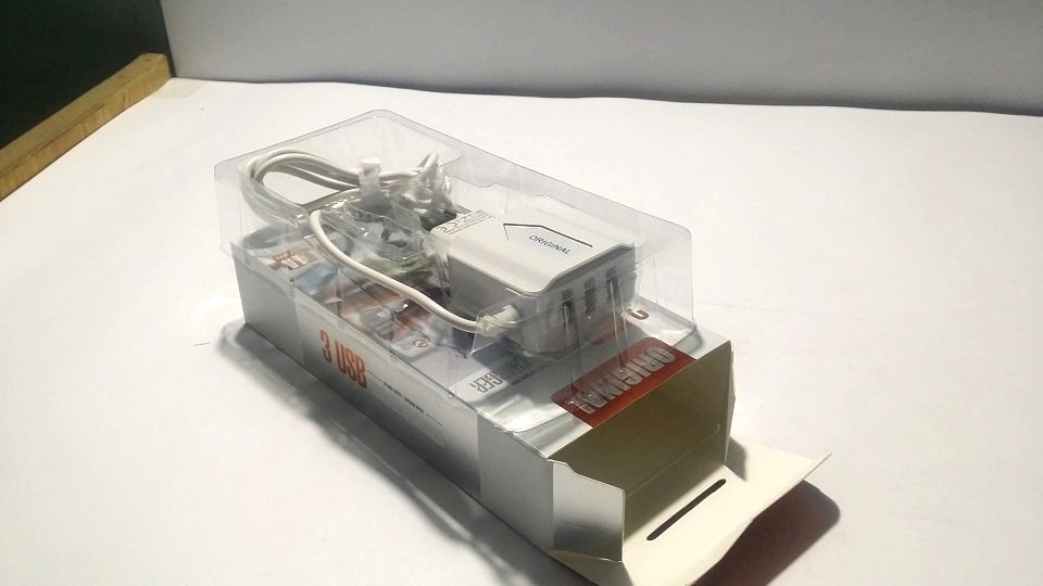 3 USB and 1 Cable 3.4A Mobile Phone Charger