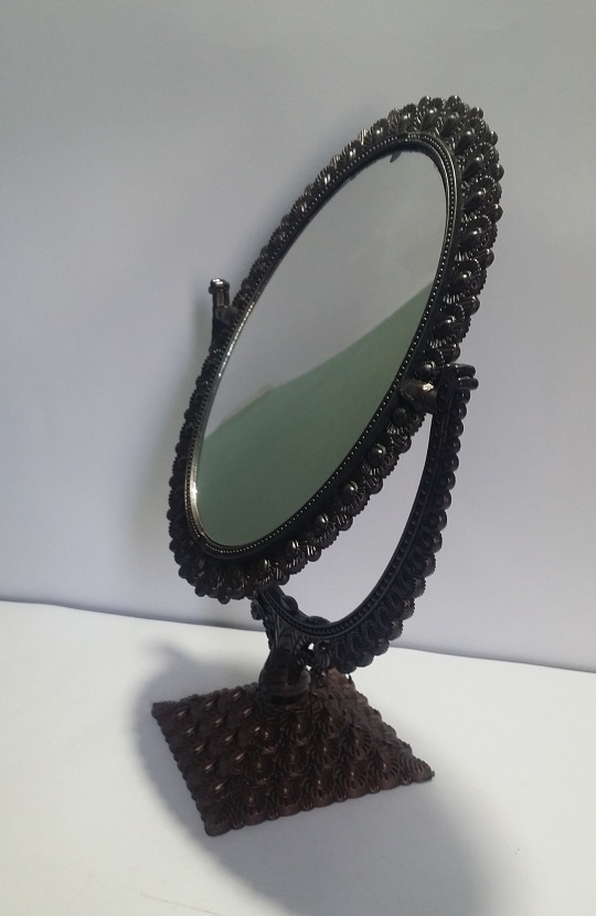 Beautiful Decorative Adjustable Table Mirror