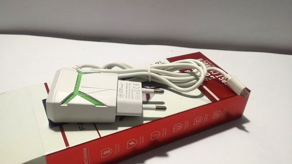 2 USB Plus 1 Cable 2.4A Mobile Charger - Type 1